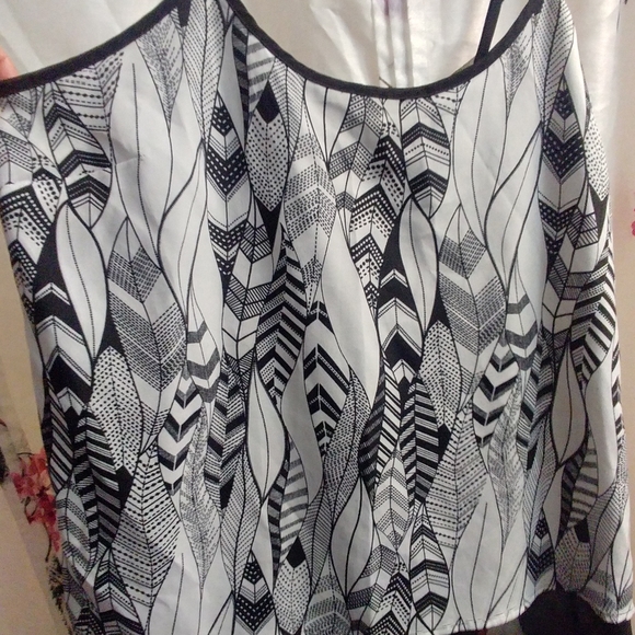 Daniel Rainn sheer patterned Cami Tank Top - Picture 6 of 9